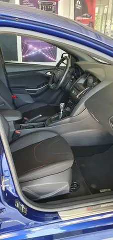 Ford Focus view 8