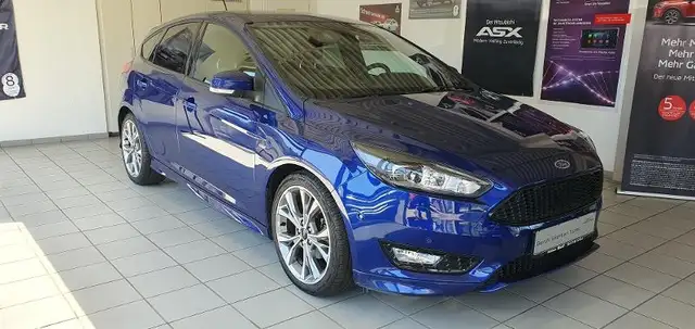 Ford Focus view 4