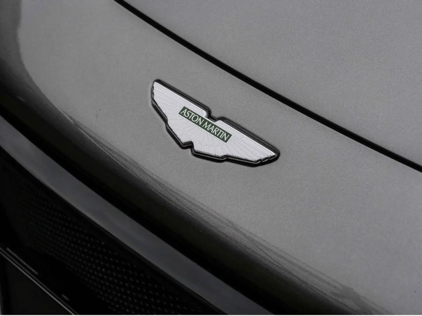 Aston Martin Vantage siva - 1