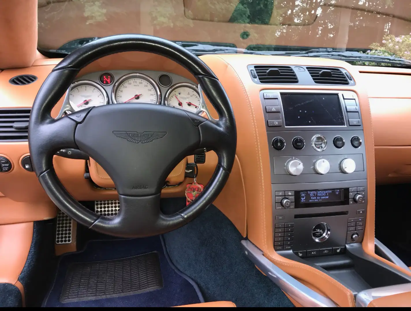 Aston Martin Vanquish S - 1