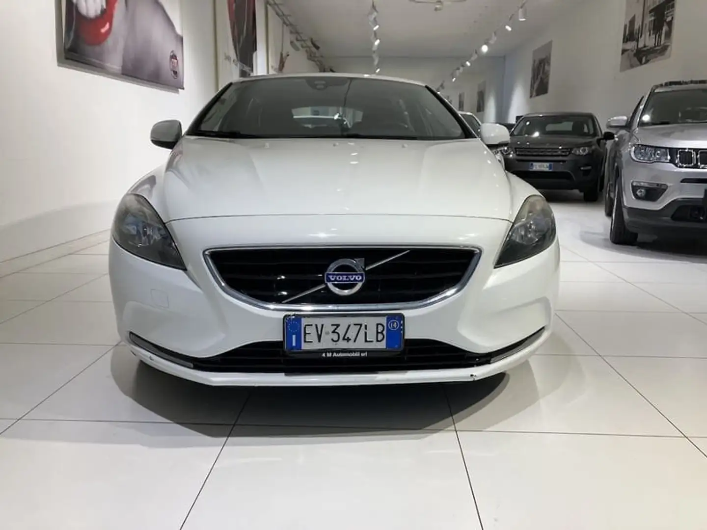 Volvo V40 D3 Geartronic Momentum Wit - 2