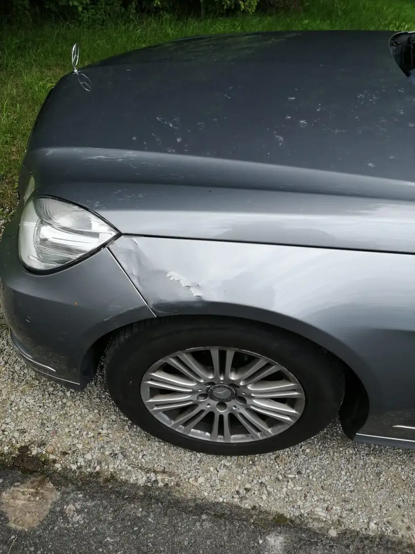 Mercedes-Benz 220 Mercedes-Benz E-Klasse E 220 CDI Srebrny - 2