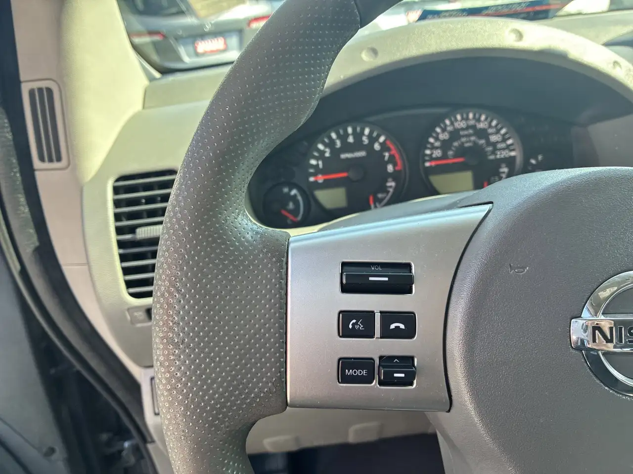 Nissan Frontier снимка Nissan Frontier