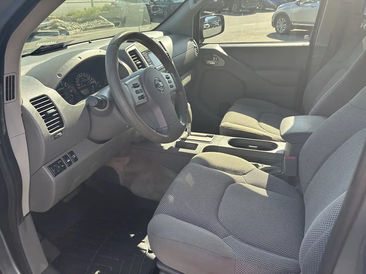 Nissan Frontier снимка Nissan Frontier