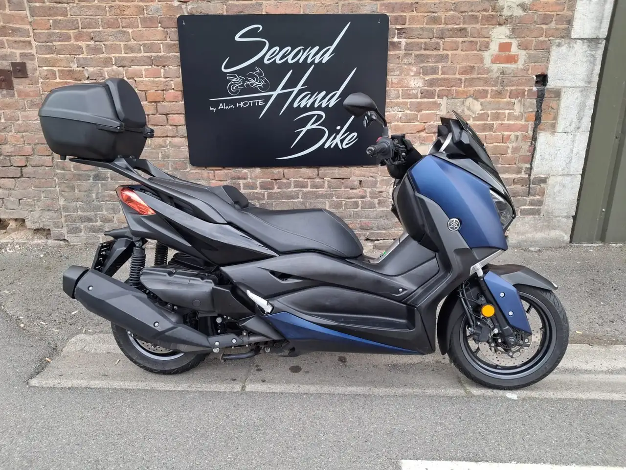 Yamaha X-Max 400