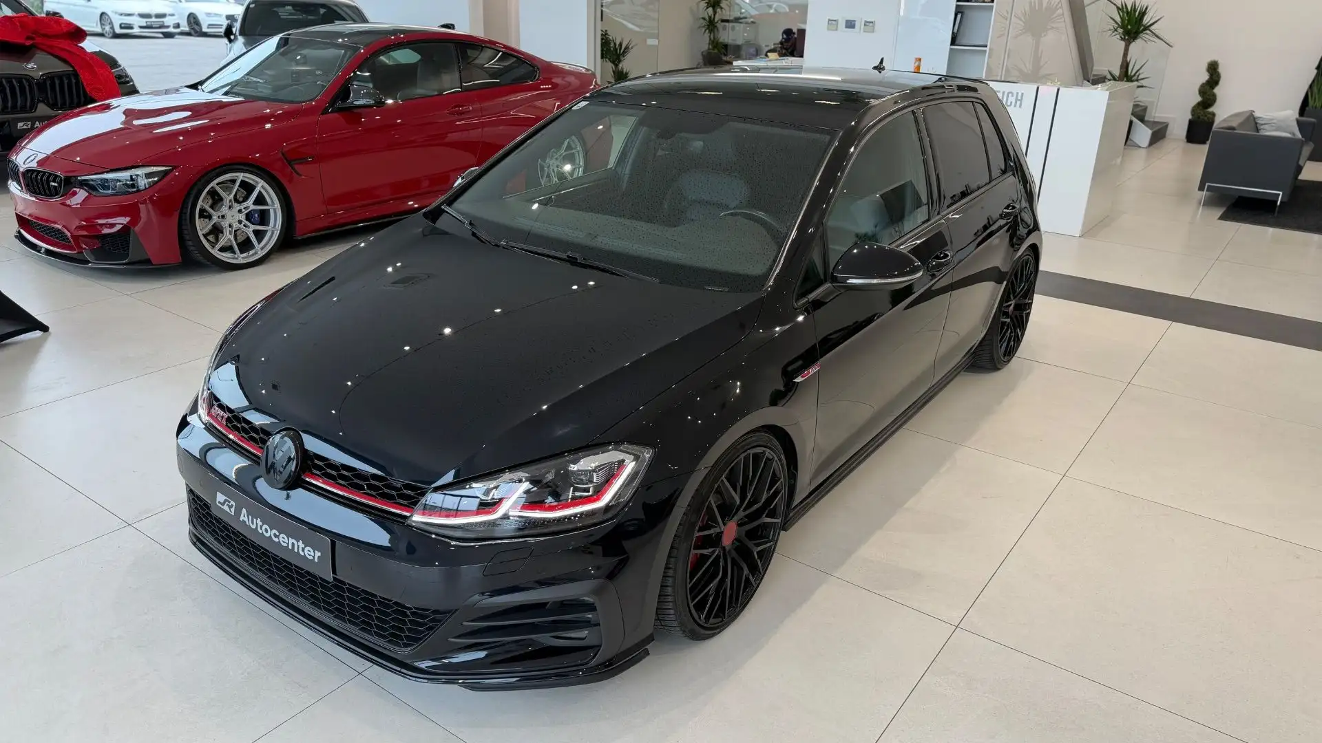 Volkswagen Golf GTI Performance 2,0 TSI DSG Schwarz - 2