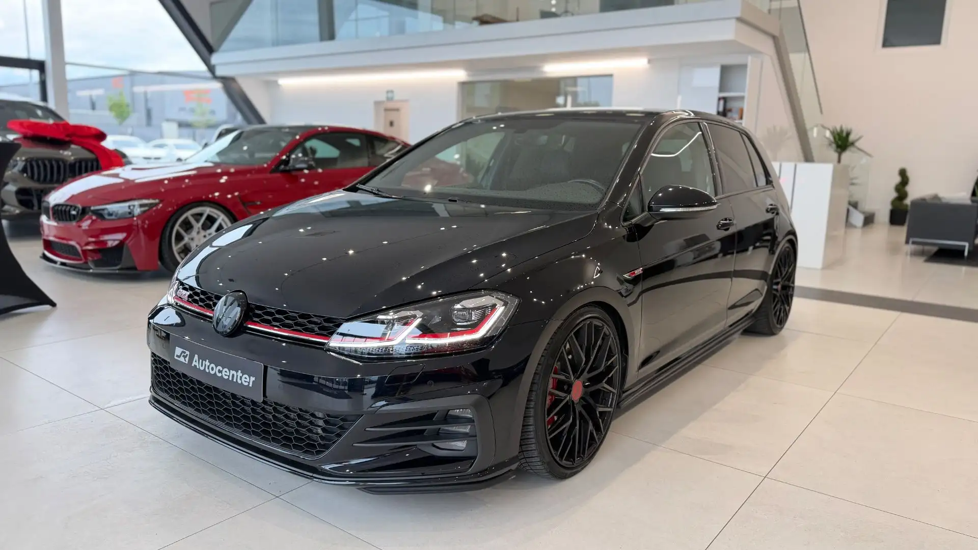 Volkswagen Golf GTI Performance 2,0 TSI DSG Schwarz - 1