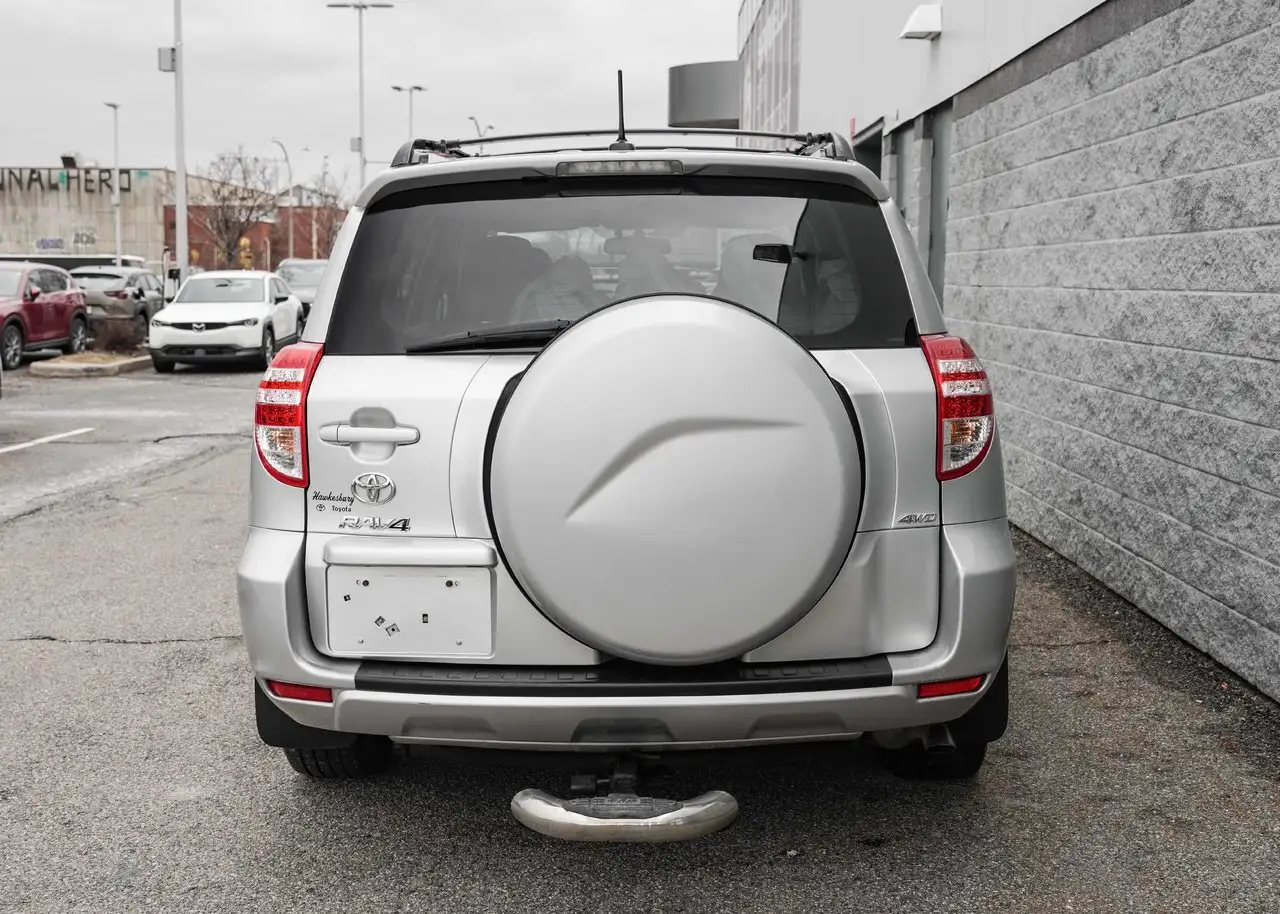 Toyota RAV 4 снимка Toyota RAV 4