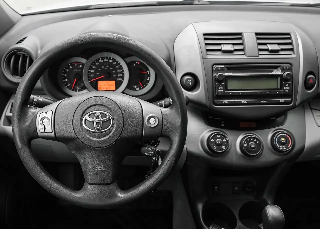 Toyota RAV 4 снимка Toyota RAV 4