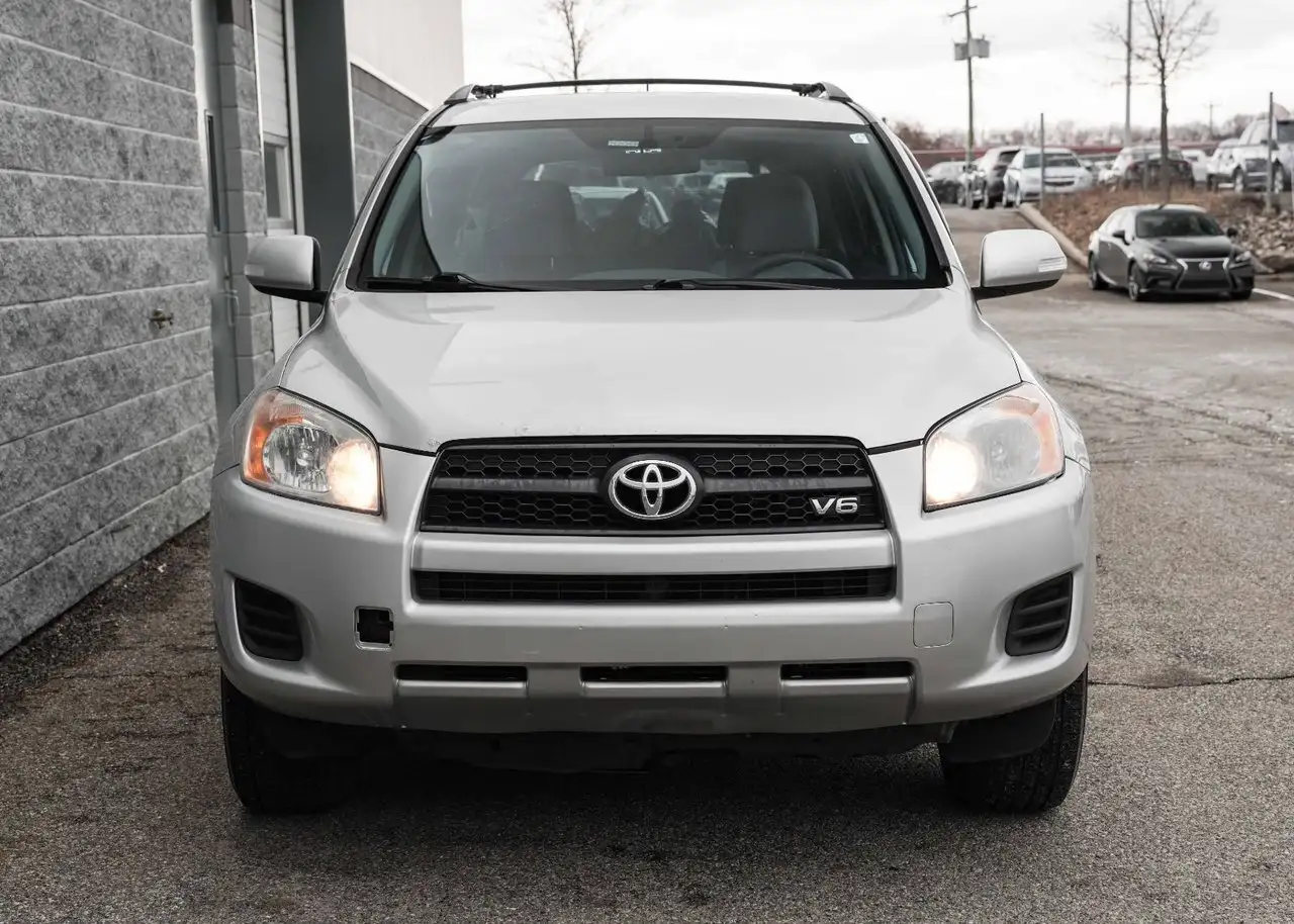 Toyota RAV 4 снимка Toyota RAV 4