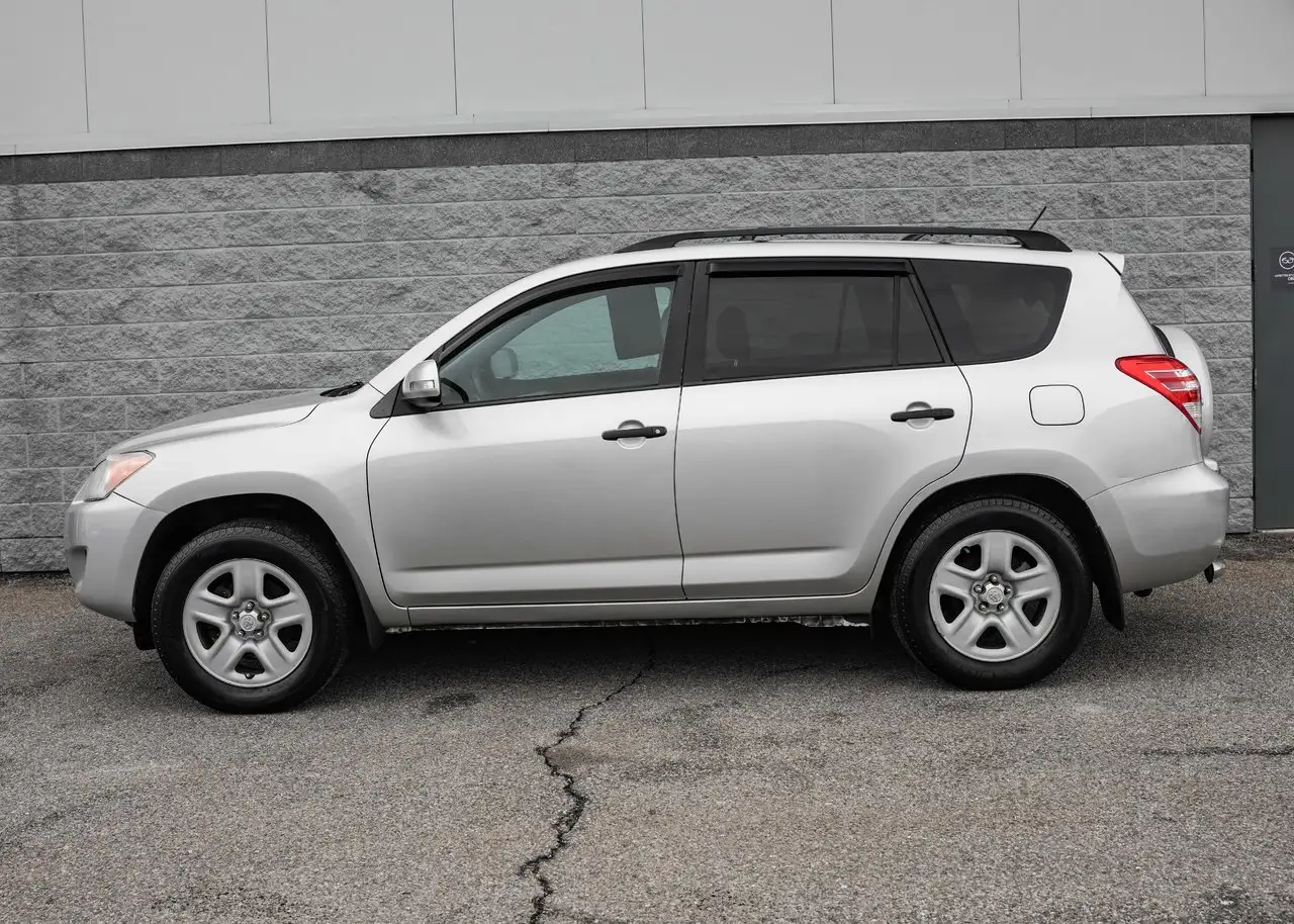 Toyota RAV 4 снимка Toyota RAV 4