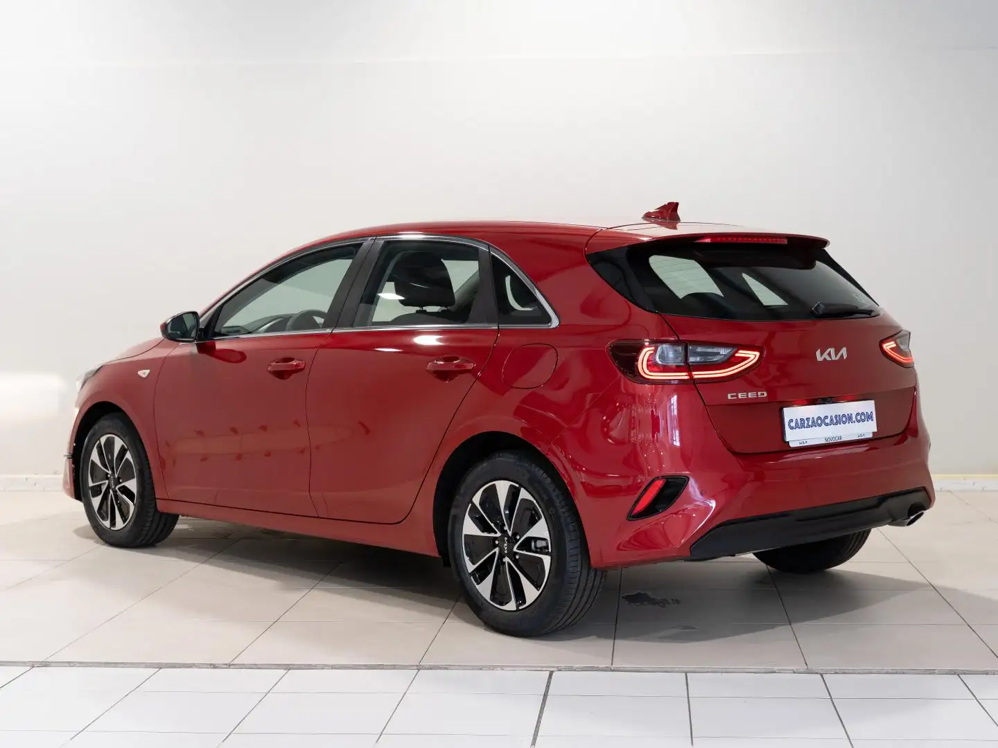 Kia Ceed / cee'd 1.0 T-GDI Drive 100 Rojo - 2