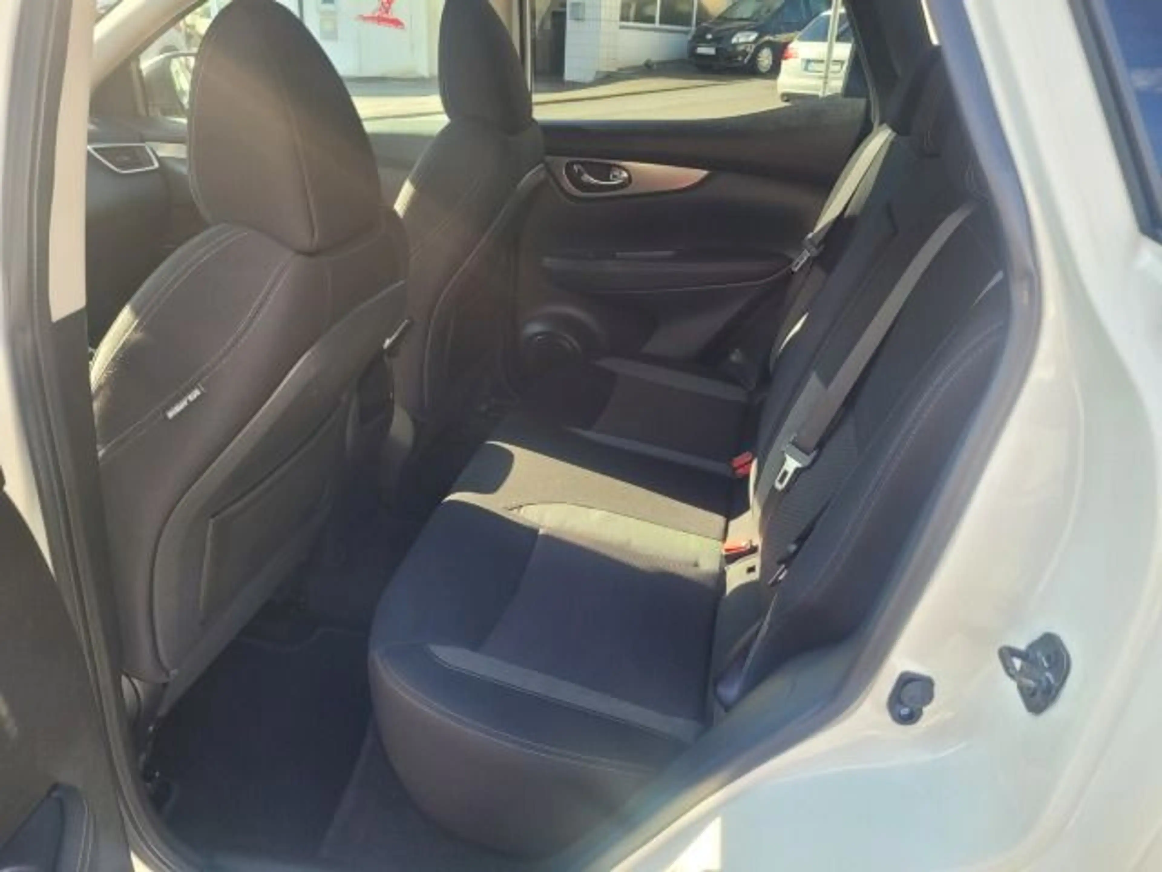 Nissan Qashqai N-Connecta — photo 12