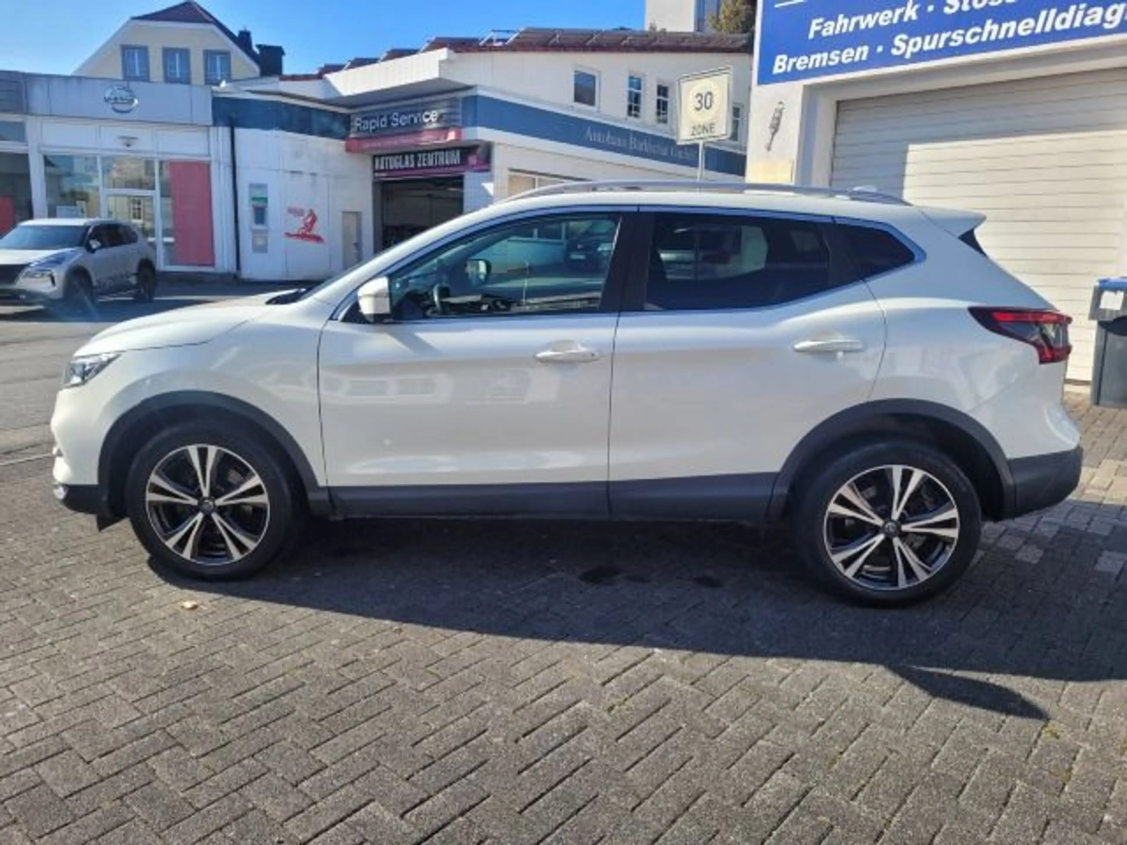 Nissan Qashqai N-Connecta — photo 9