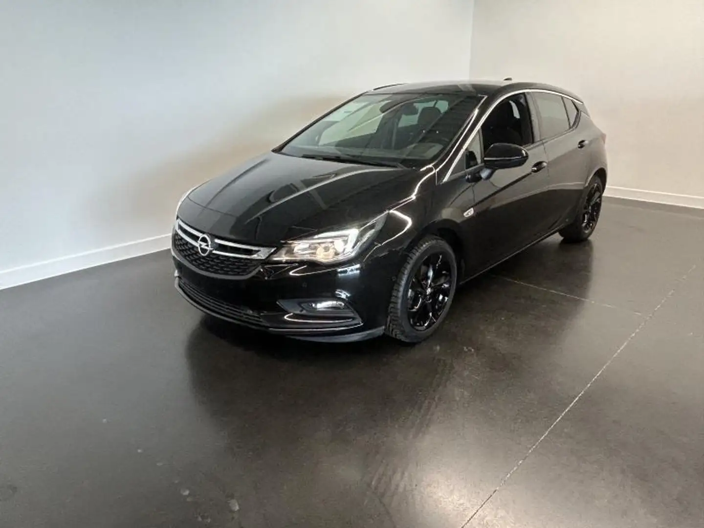 Opel Astra K Dynamic Noir - 1