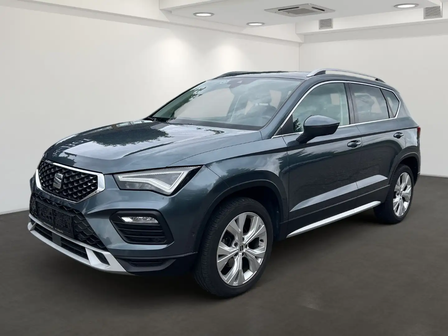 SEAT Ateca 15 TSI ACT Xperience FAP Ambi DAB AUT Grau - 2