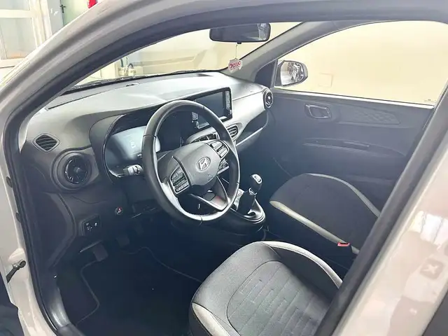 Hyundai I10 view 7