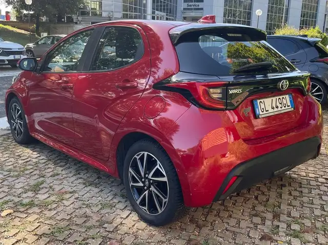 Toyota Yaris view 3