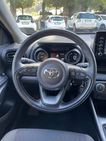 Toyota Yaris view 14