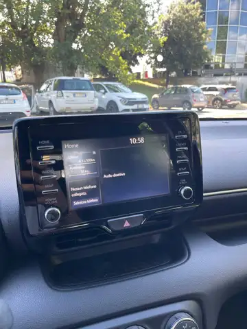 Toyota Yaris view 16