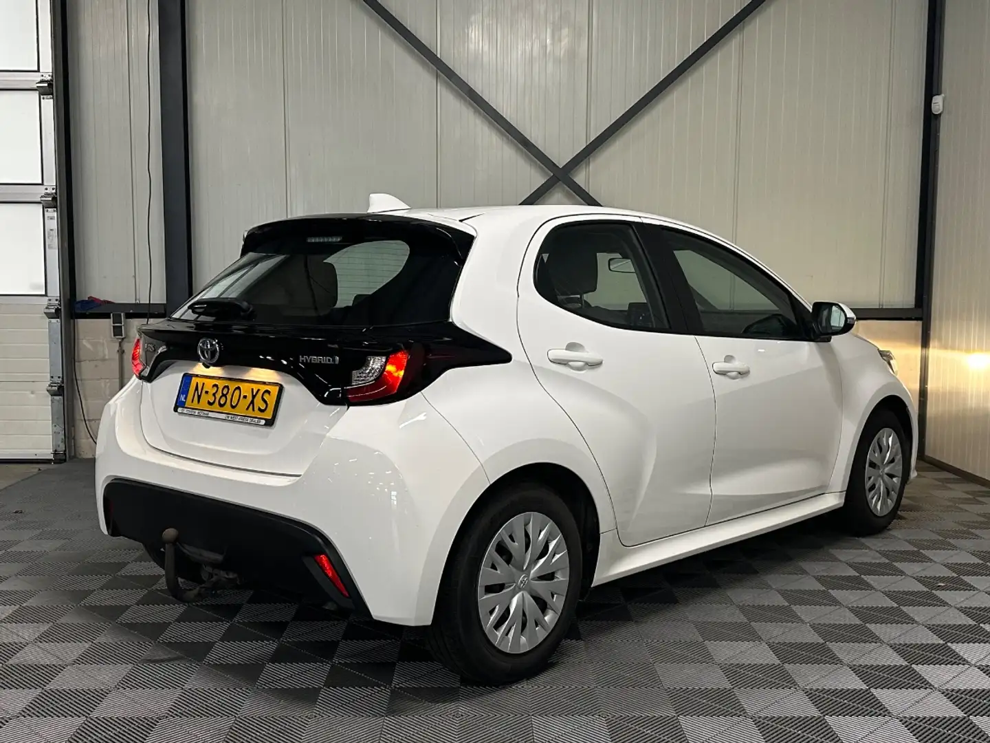 Toyota Yaris 1.5 Hybrid | Active 5-Drs | Airco-Ecc | Camera | C Blanc - 2