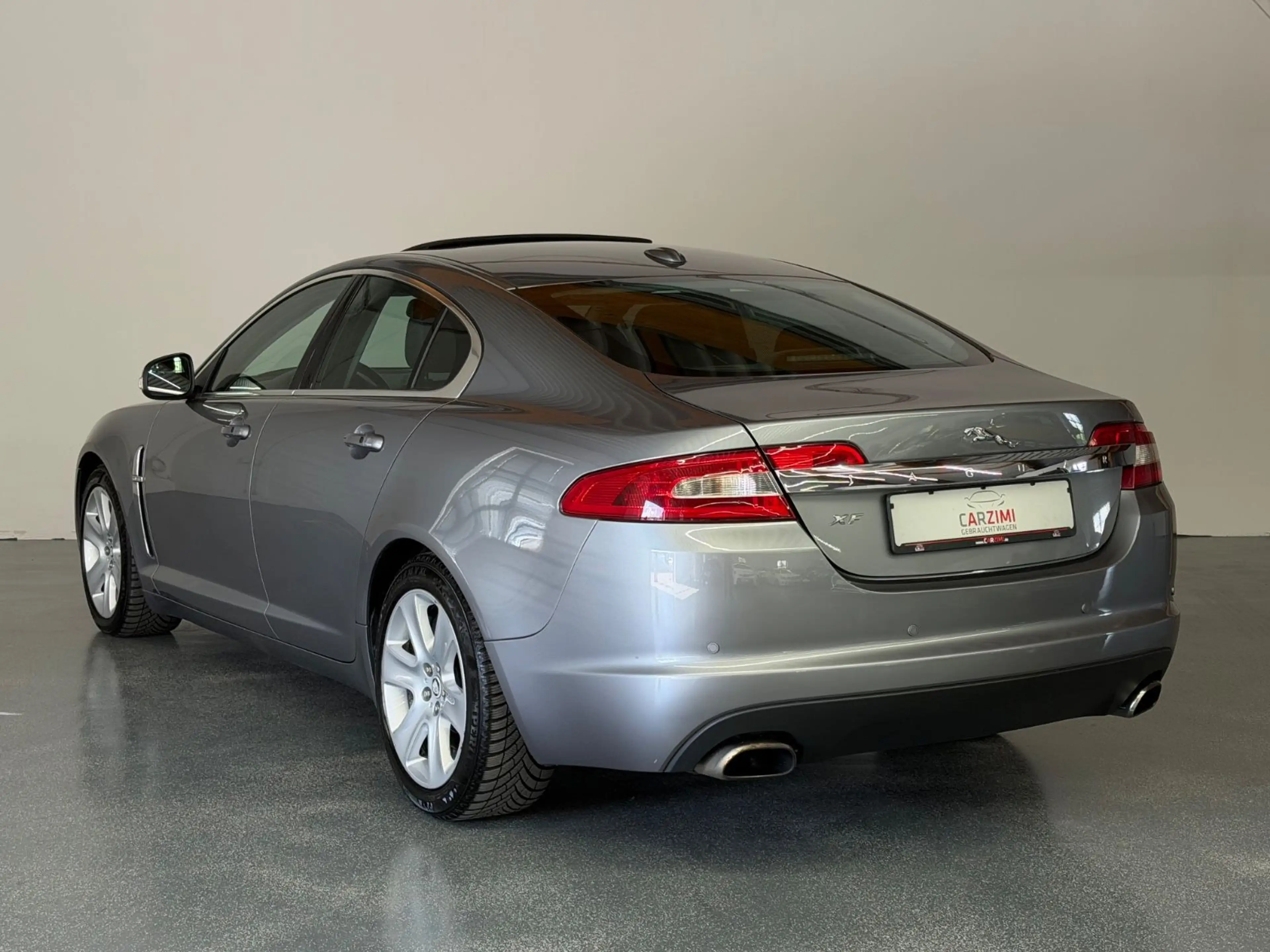 Jaguar XF 2.7 V6 Diesel Premium Luxury Bowers & Wilkins — photo 7