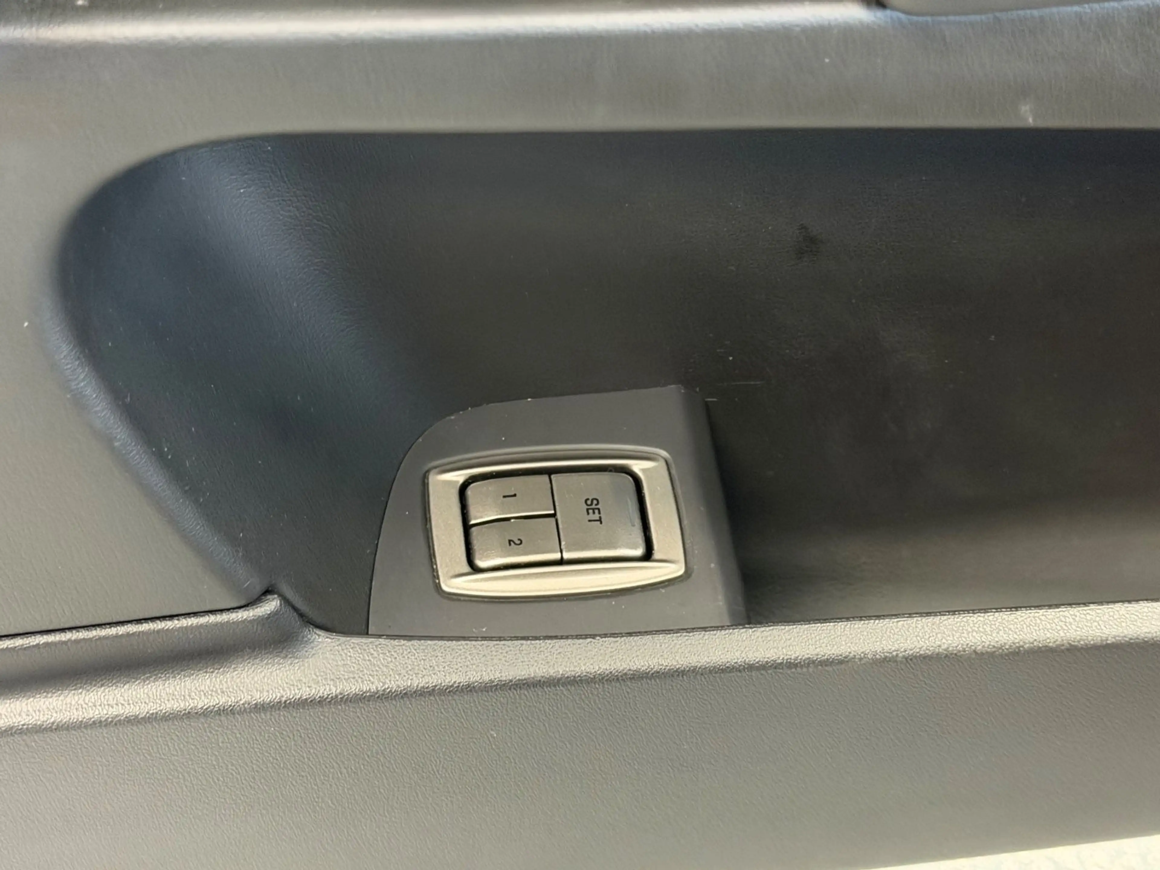 Jaguar XF 2.7 V6 Diesel Premium Luxury Bowers & Wilkins — photo 12