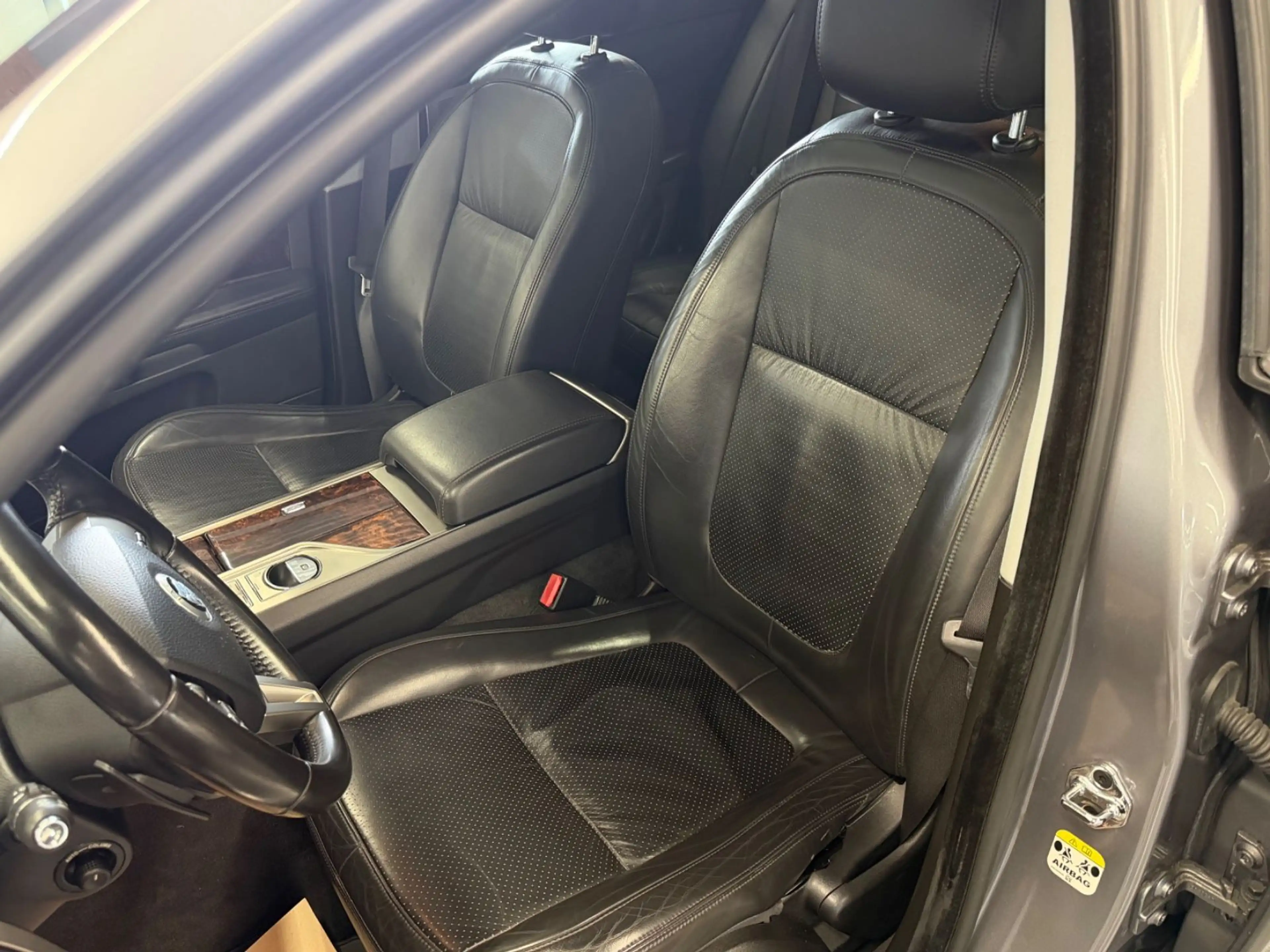 Jaguar XF 2.7 V6 Diesel Premium Luxury Bowers & Wilkins — photo 15