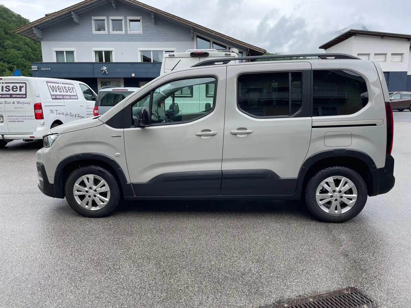 Peugeot Rifter 1,5 BlueHDI 130 GT-Line Grijs - 2