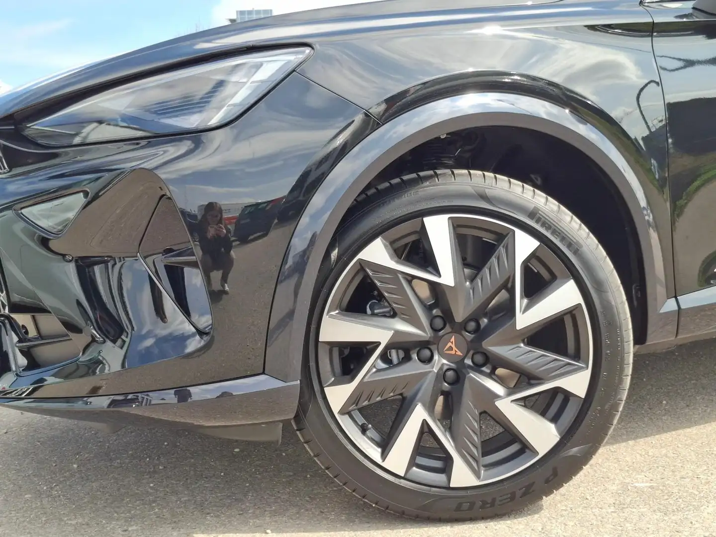 CUPRA Formentor 1.5 eTSI DSG FACELIFT+AHK+APP+ACC Zwart - 2