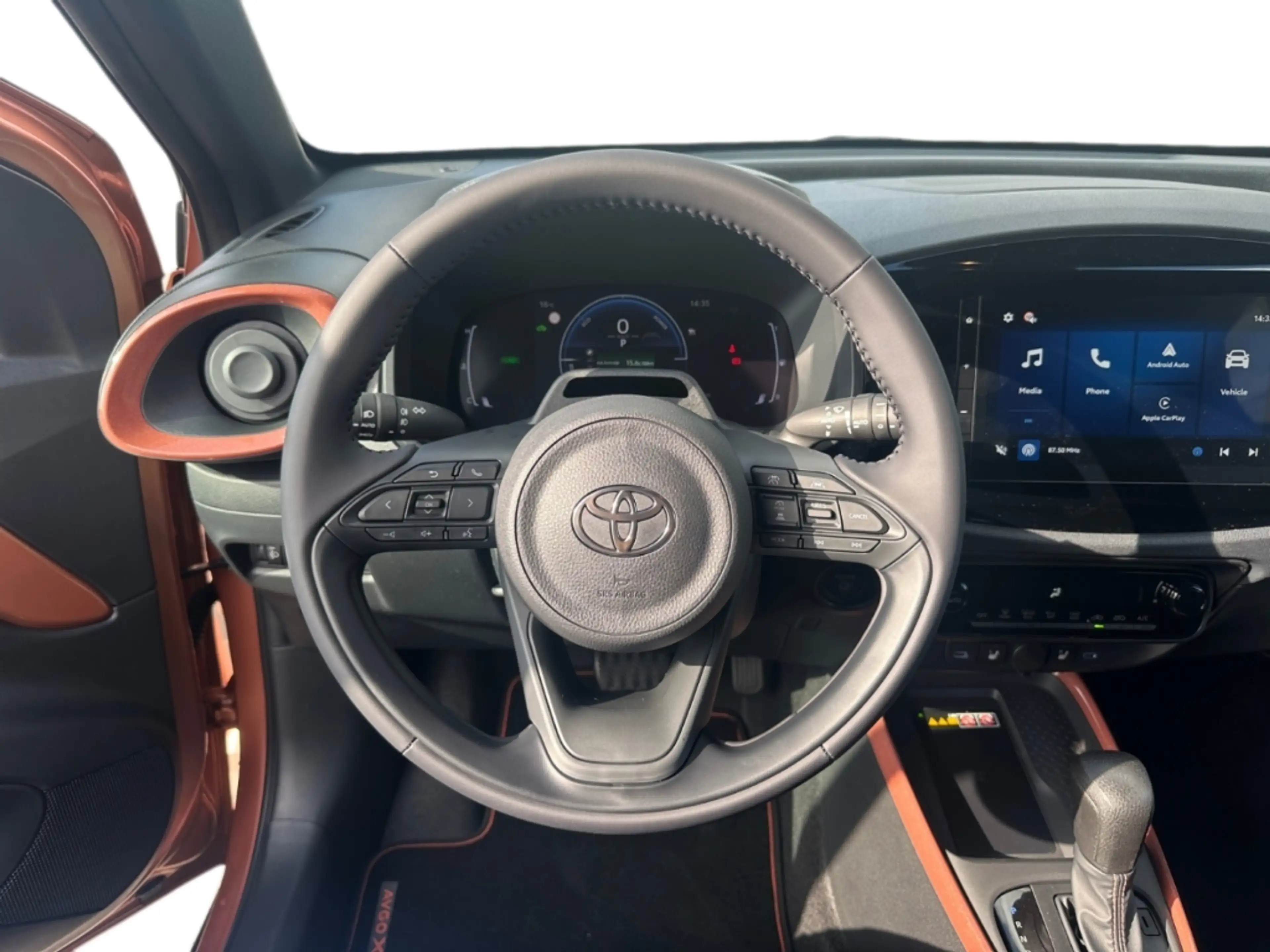 Toyota Aygo X Hybrid 1,5 l, 116 PS CVT Hatchback, 5-türig — photo 11