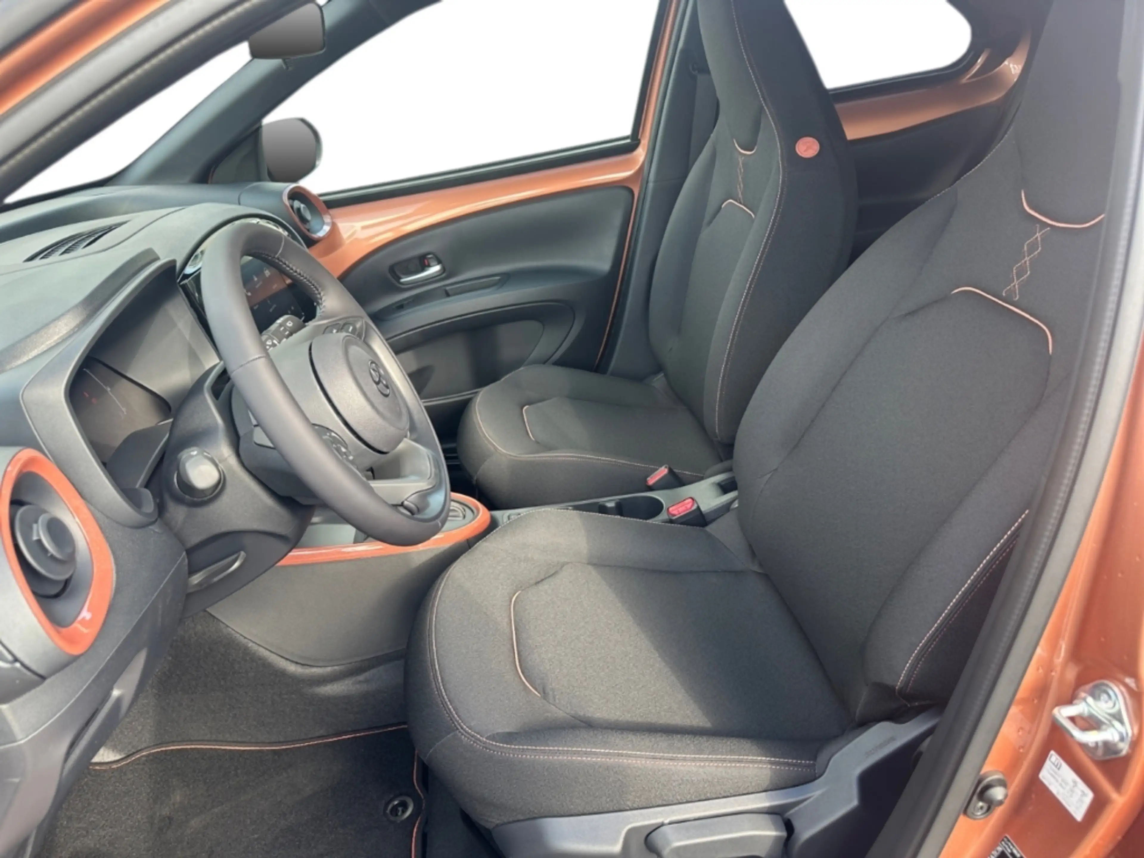Toyota Aygo X Hybrid 1,5 l, 116 PS CVT Hatchback, 5-türig — photo 14