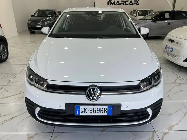 Volkswagen Polo view 2