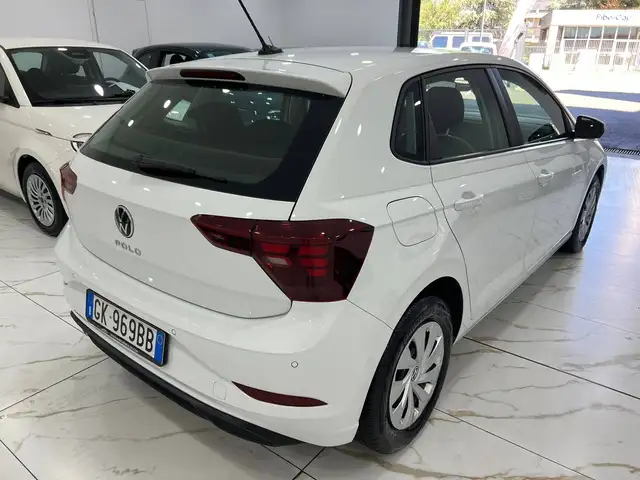 Volkswagen Polo view 6