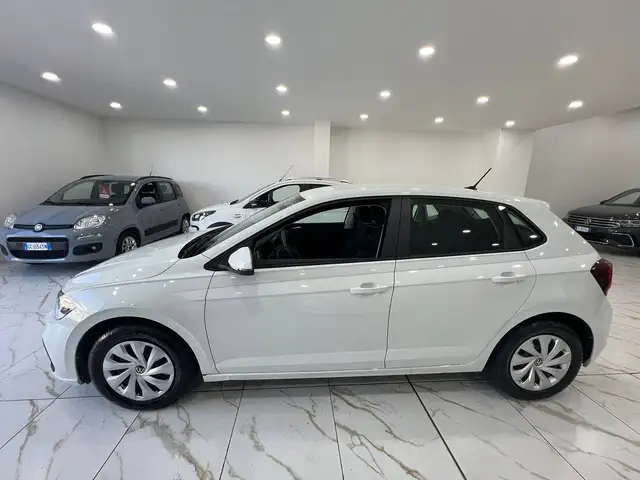 Volkswagen Polo view 3