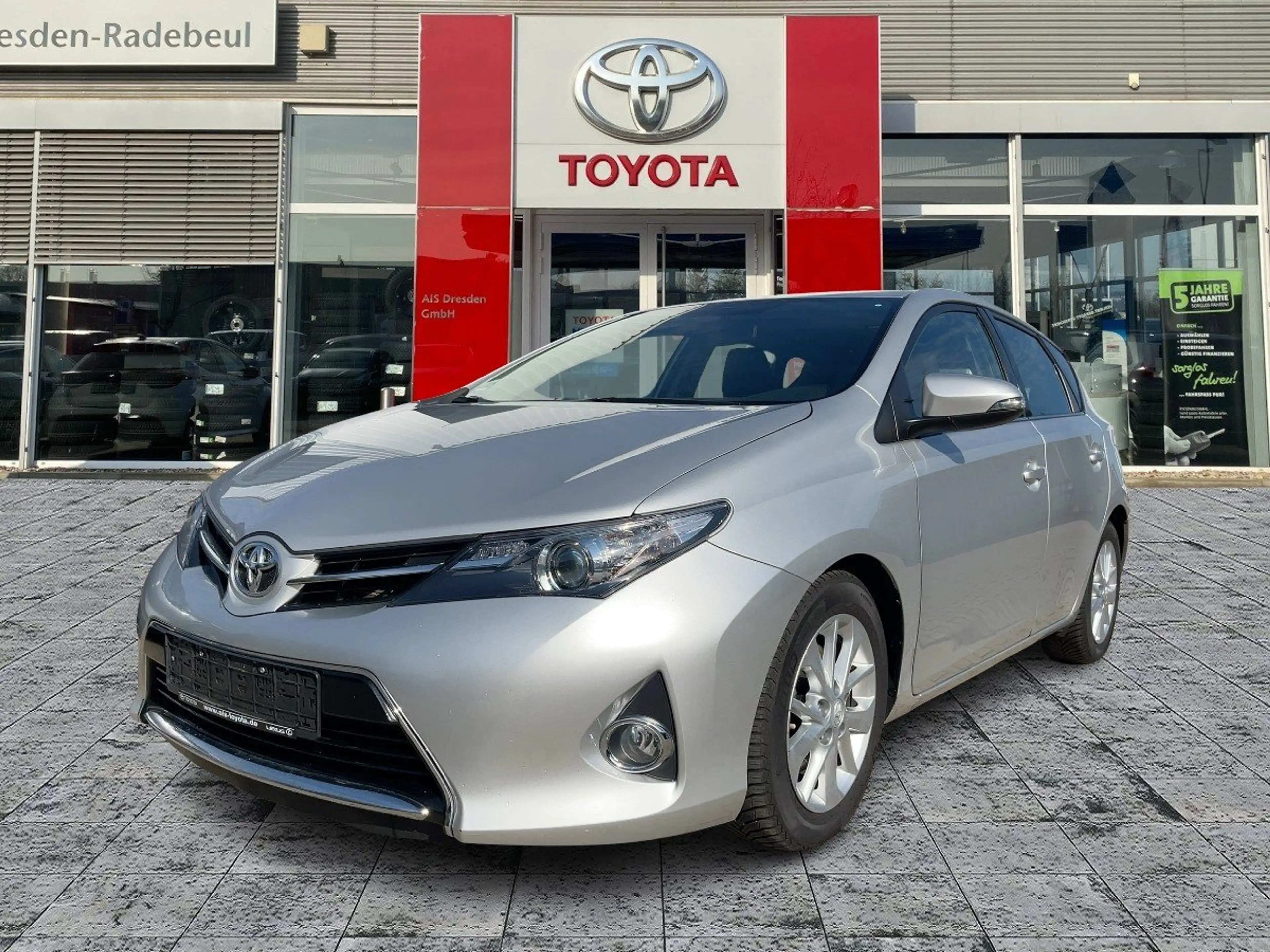 Toyota Auris 2.0 D-4D Life+ KAM*Klima*Bluetooth
