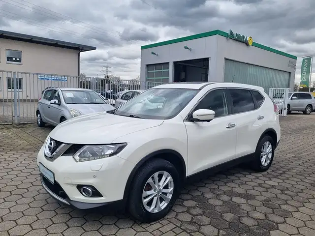 Nissan X-Trail 1.6 dCi 4x4i Acenta"AHK"Pano"Navi"Allwetter...