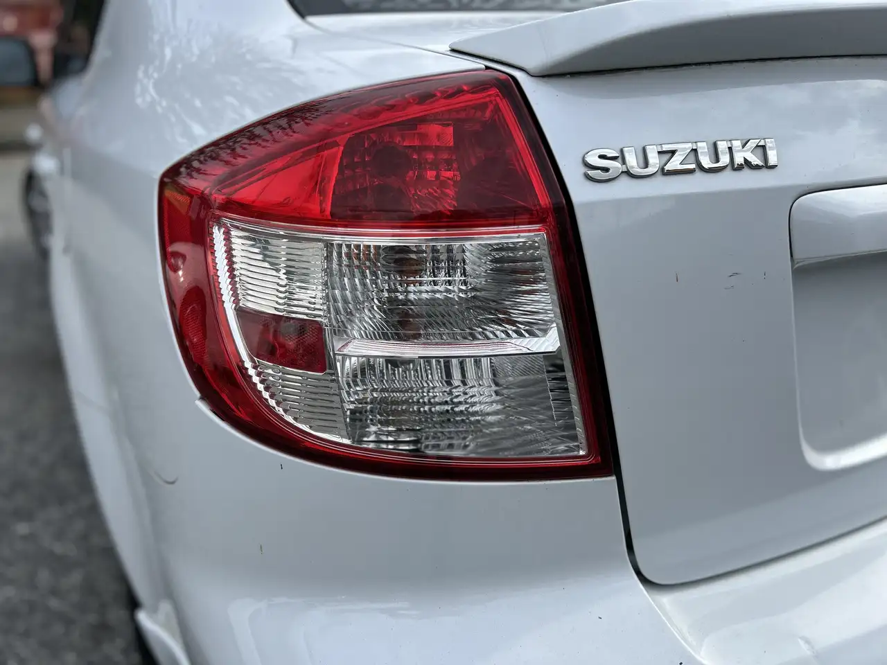 Suzuki SX4 снимка Suzuki SX4