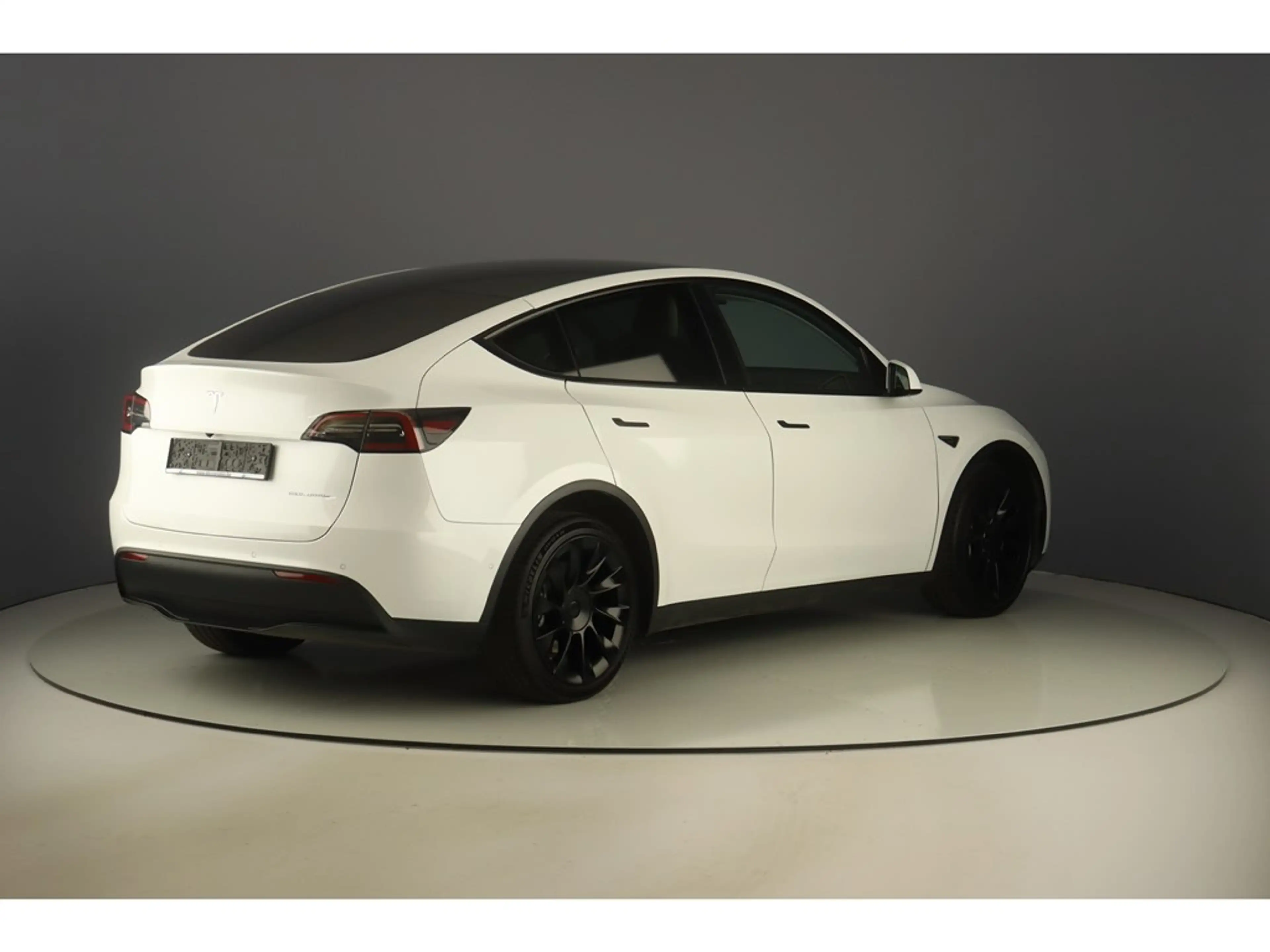 Tesla Model Y Long Range Dual Motor 476Ppk Enhanced Auto Pilot — photo 5