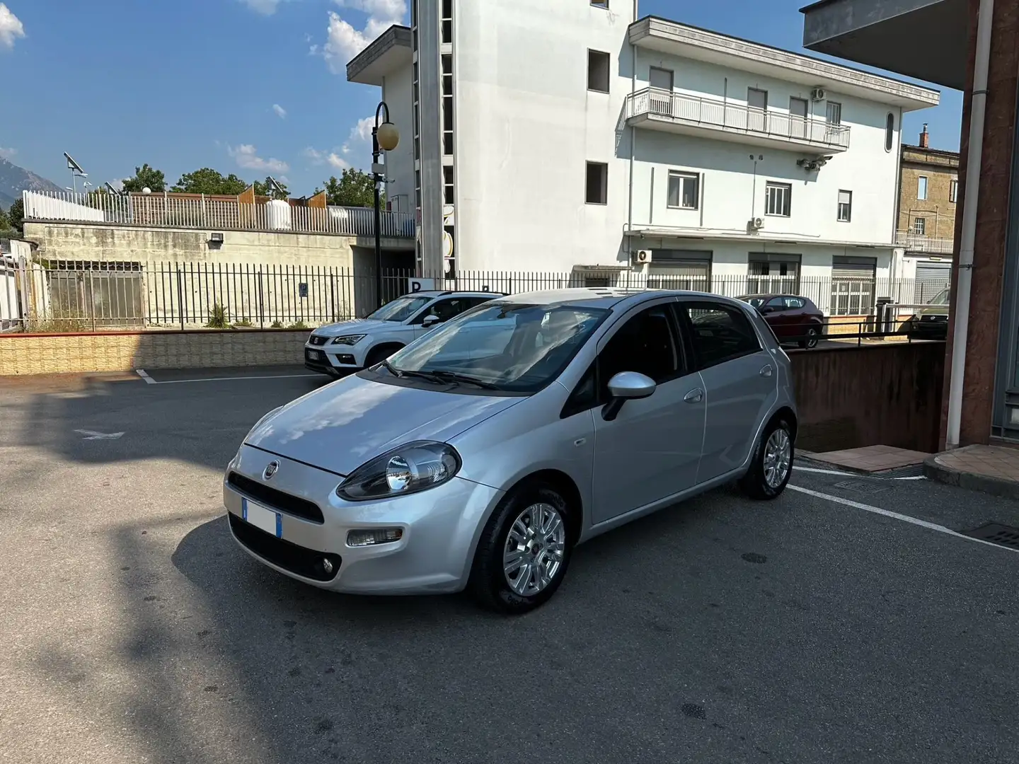Fiat Punto Punto 1.3 MJT II 75 CV 5 porte Lounge Plateado - 1