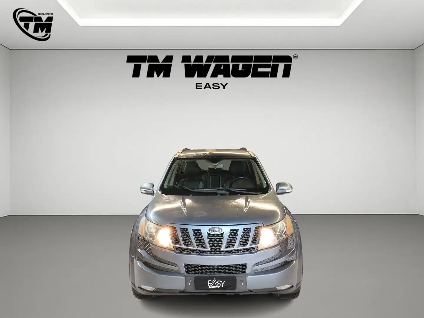Mahindra XUV500 2.2 fwd M1 - NEOPATENTATI Schwarz - 2