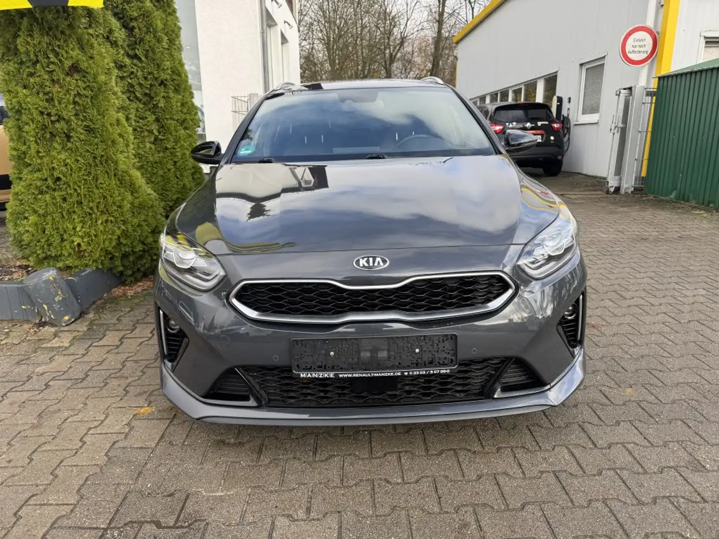 Kia Ceed / cee'd SW 1.4 T-GDI DCT OPF GT Line / Garantie bis 2027 Grau - 2