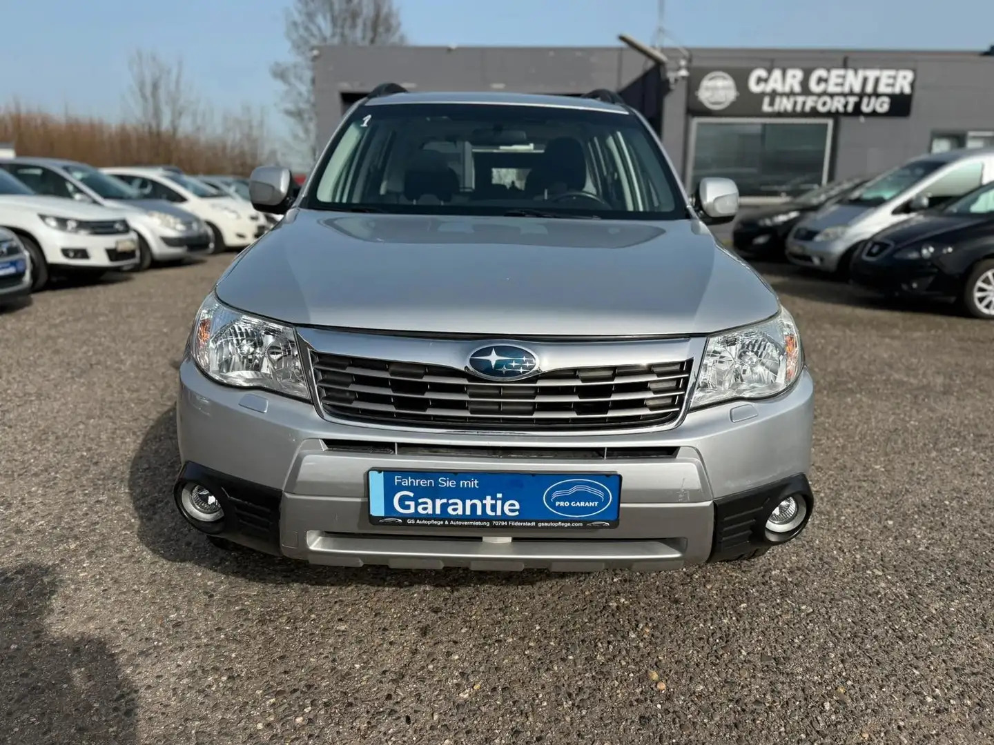 Subaru Forester 2.5 Benz/2te Hd/AUtom./PANO/Allrad/ Silber - 2