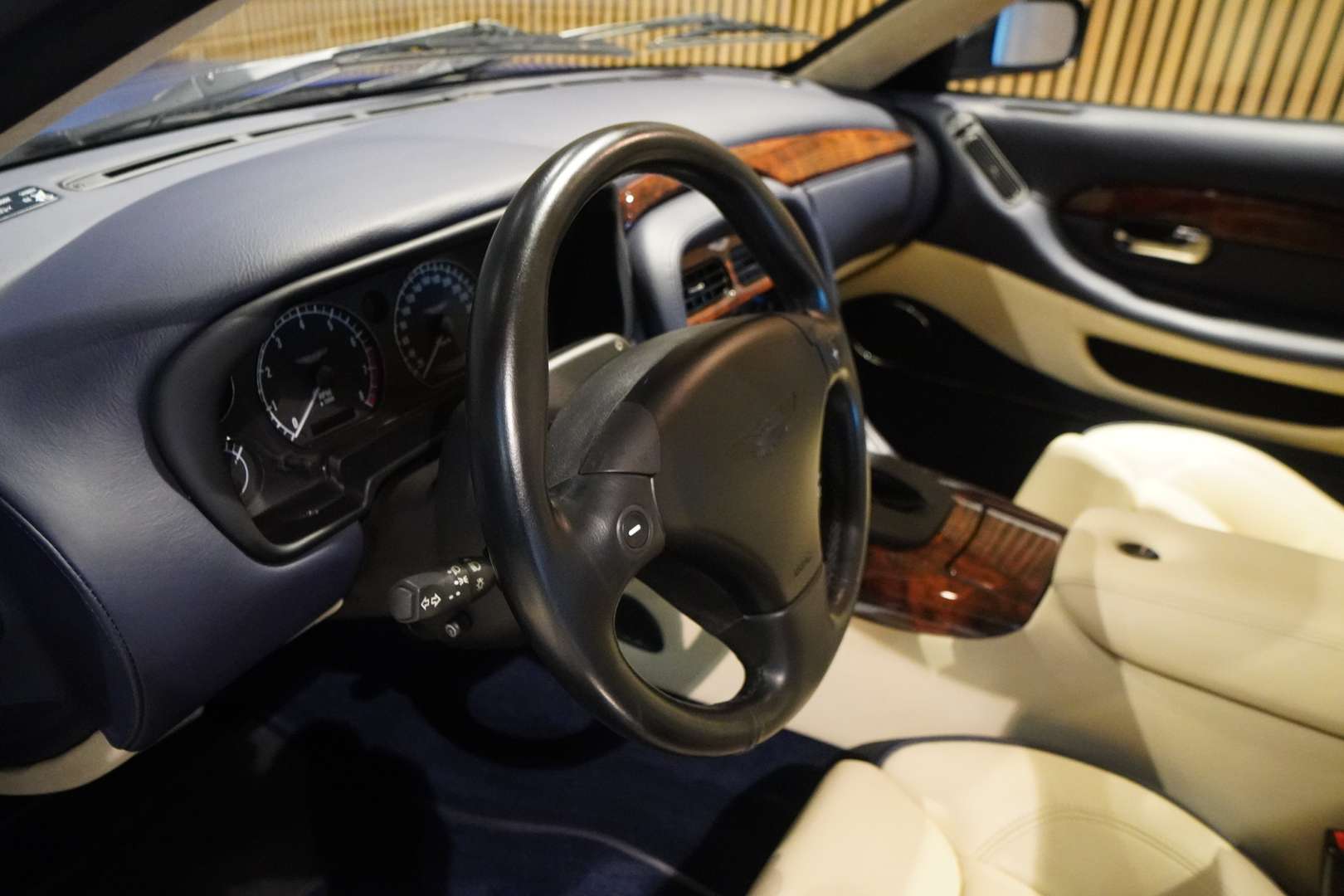 Aston Martin DB7 Vantage Coupé V12 -  - Joinsteer - #4