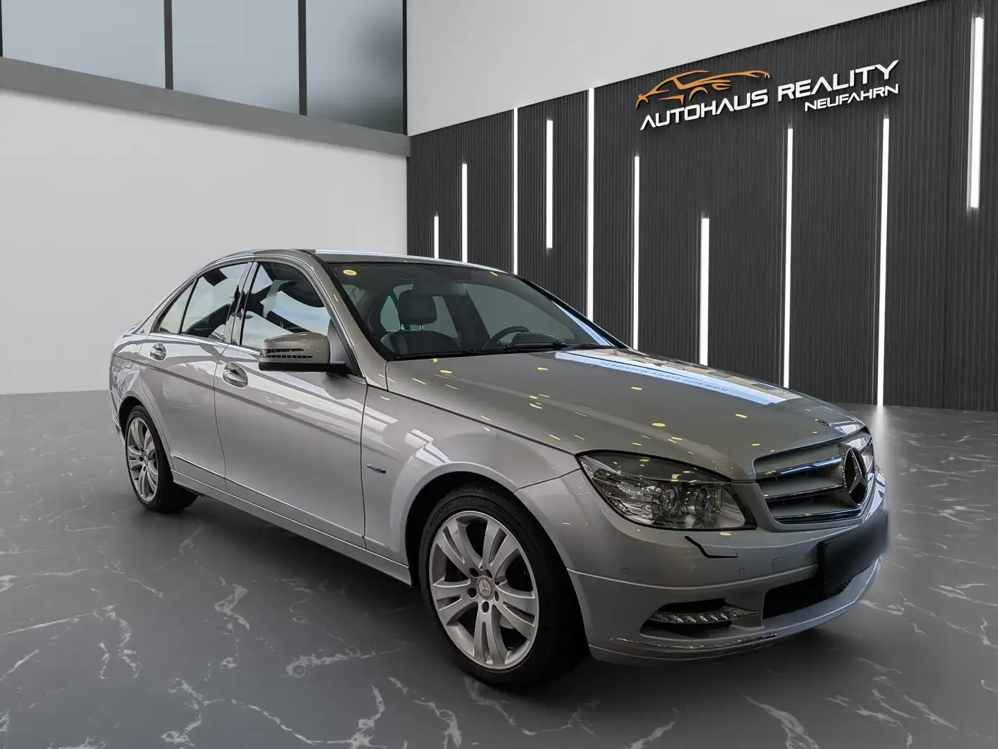 Mercedes-Benz C 200 BlueEfficiency+NAVI+TEMPOMAT+KLIMAAUT. Gris - 1