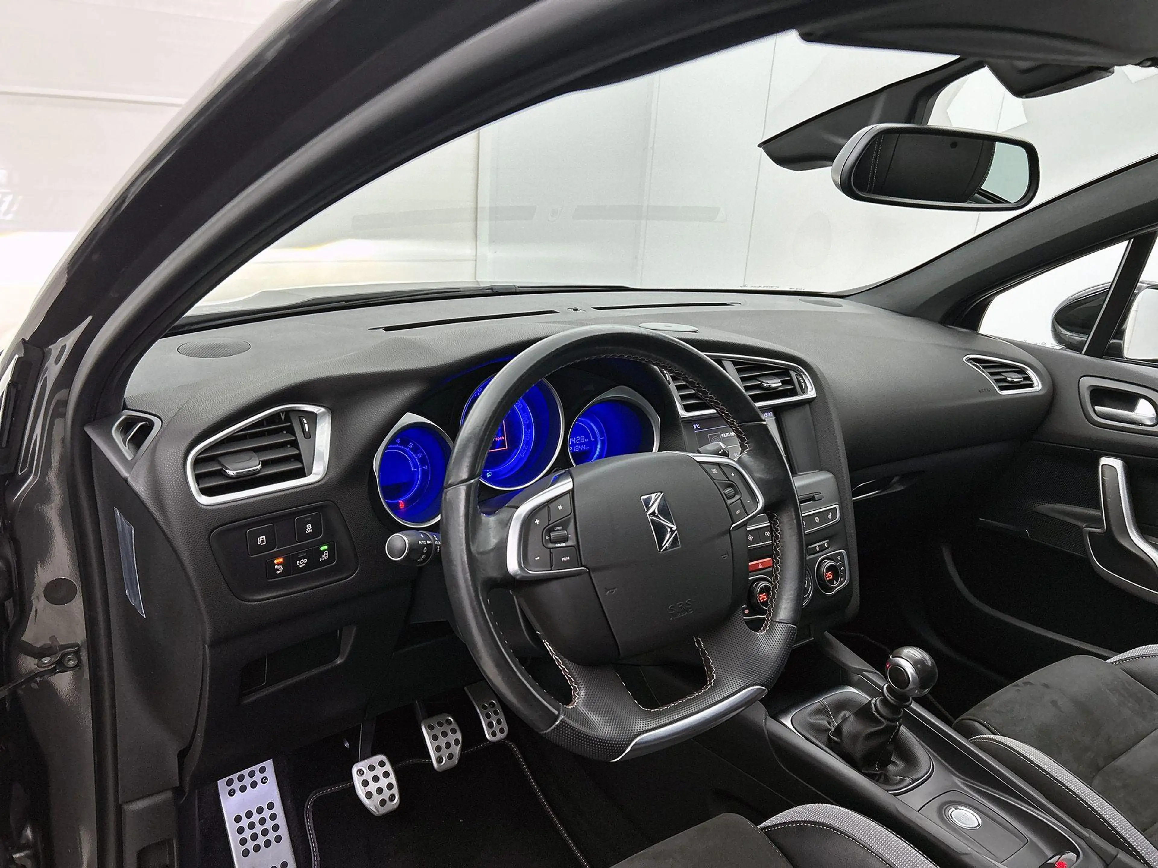 DS Automobiles DS 4 1.6 200 PK Chic | Climate control | Cruise control — photo 11