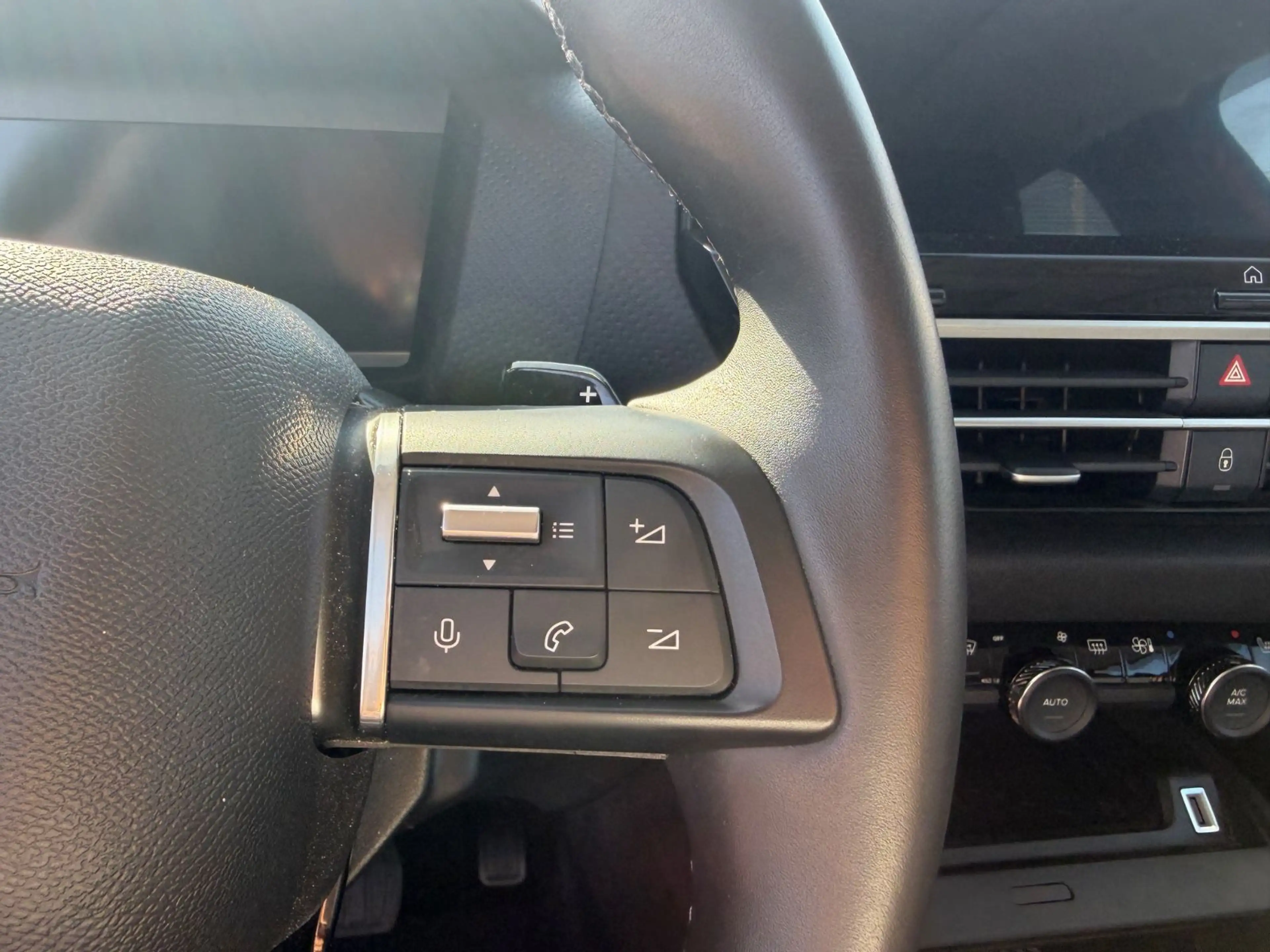 Citroen C4 Lim. Max*LED*NAVI*ALCANTARA*DAB*PANORAMA* — photo 14