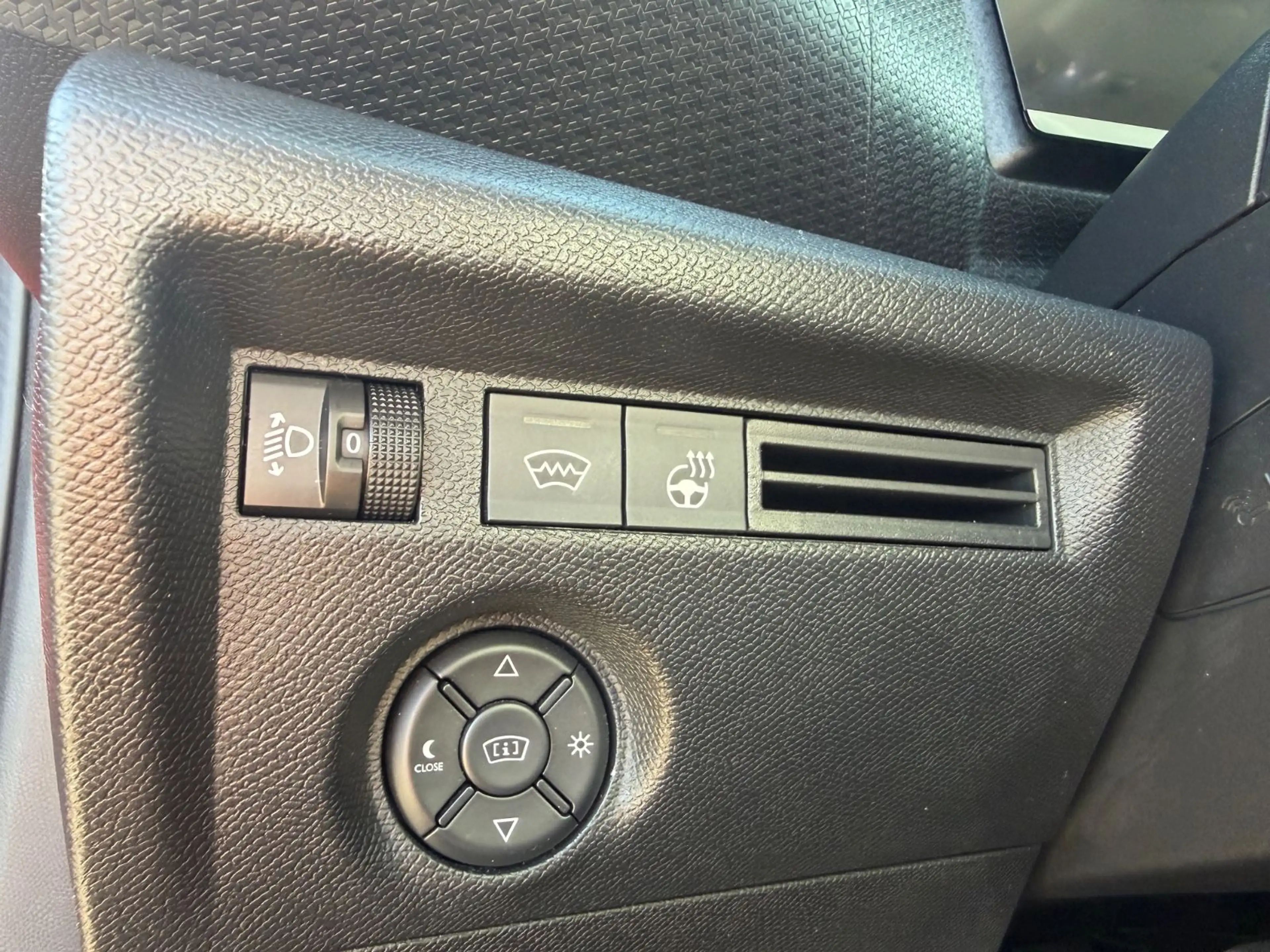 Citroen C4 Lim. Max*LED*NAVI*ALCANTARA*DAB*PANORAMA* — photo 11