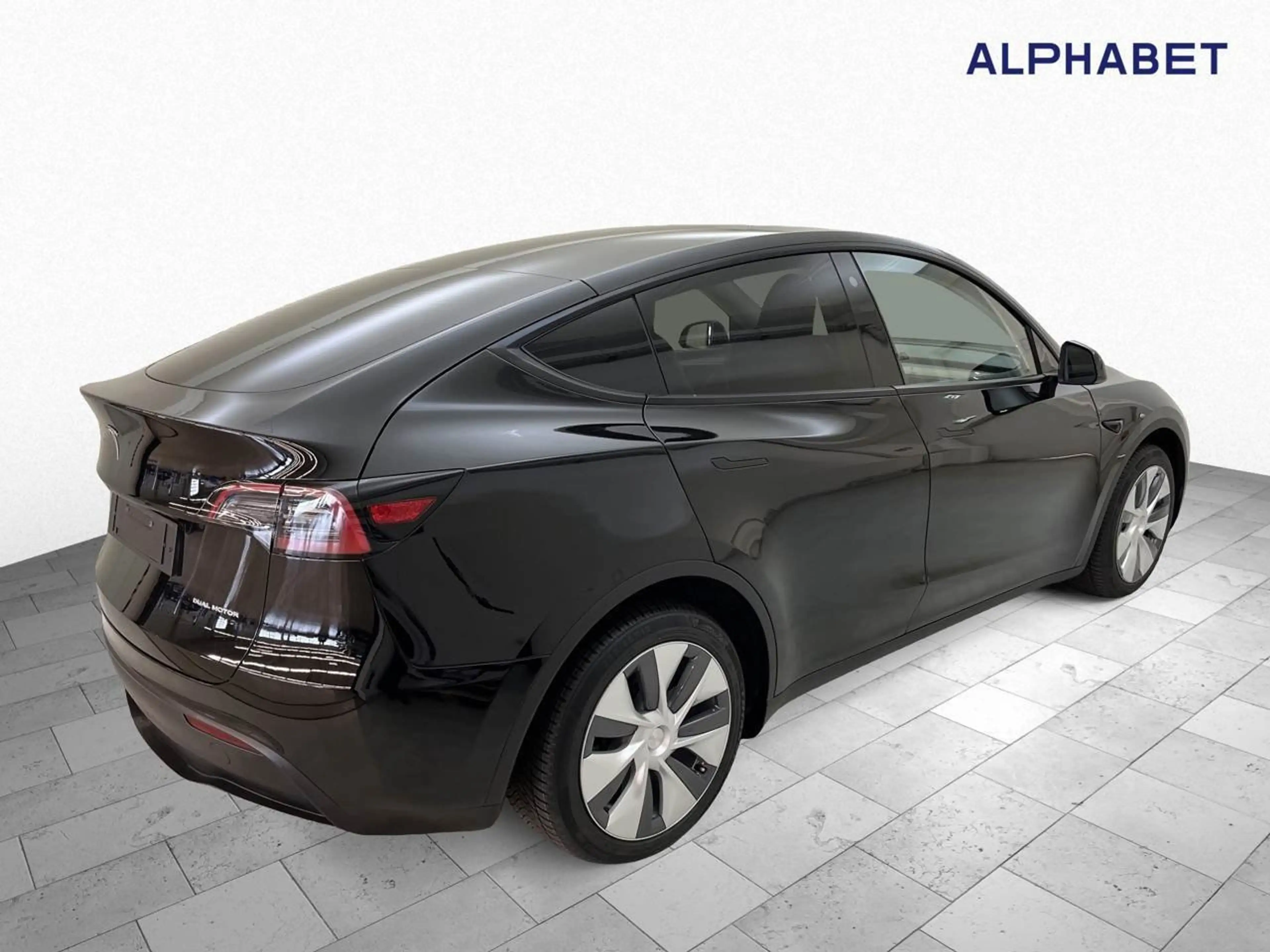 Tesla Model Y Dual Maximale Reichweite Dual AWD Pano — photo 6