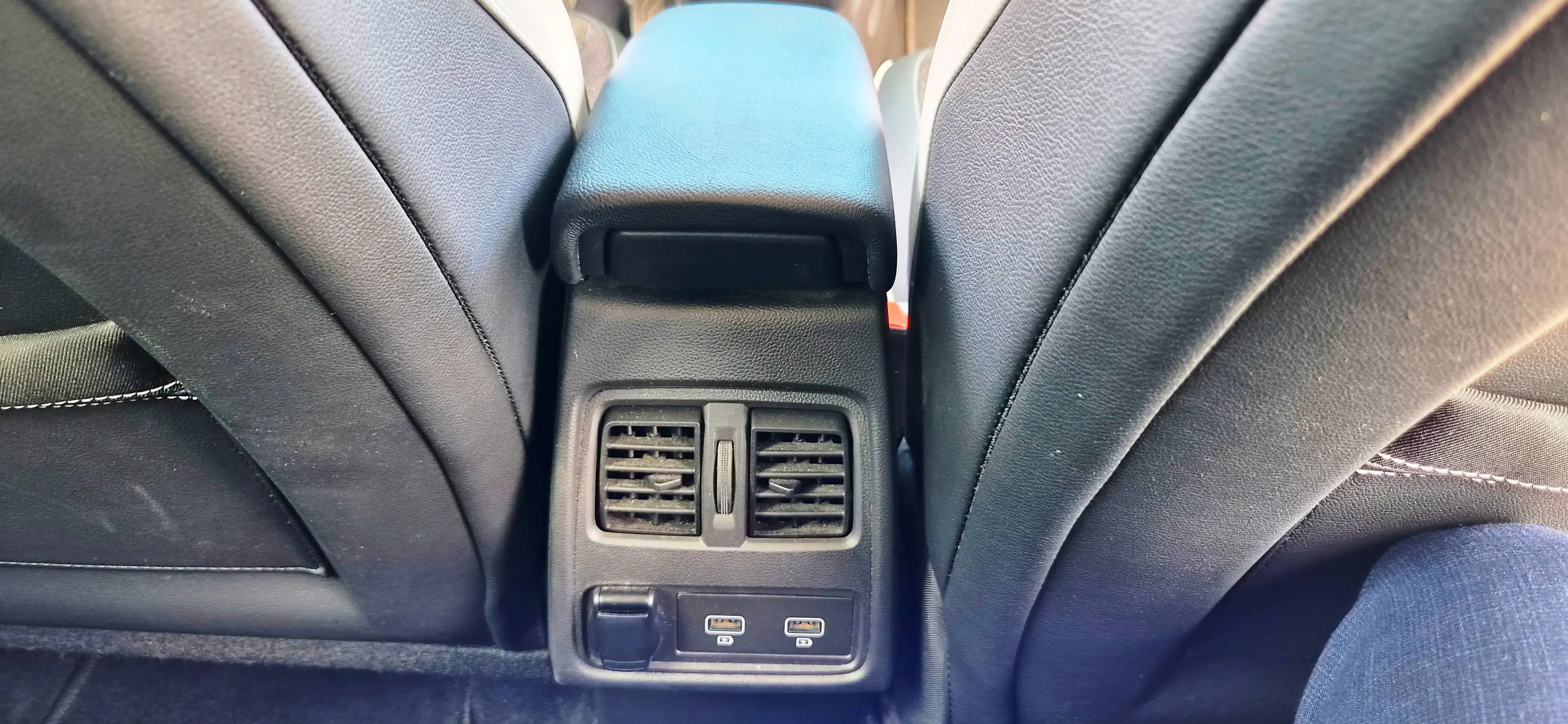 Renault Captur Intens/Teilleder/ParkDistanc/Klima/Navi/1Hand/Face Lift/Finanzierung ab 6,99%/Tüv+Wartung Neu/ — photo 20